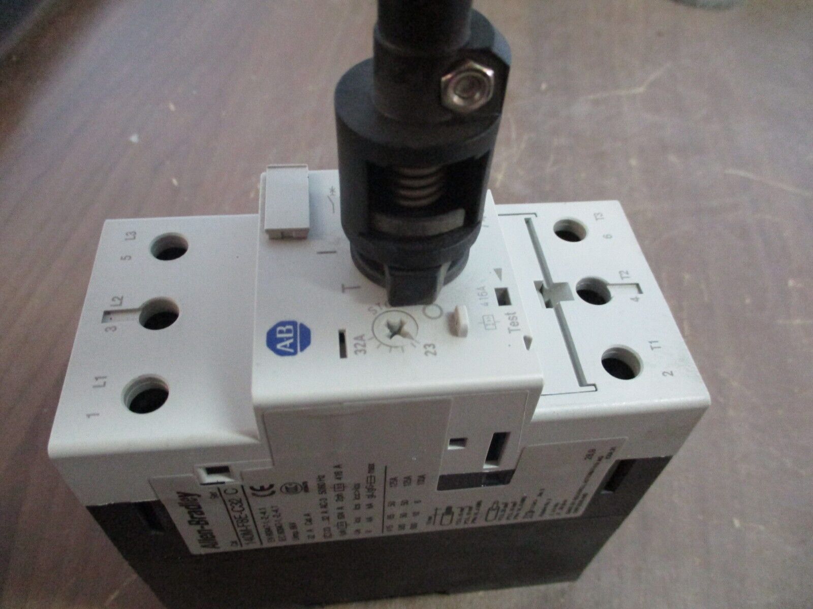 Allen-Bradley Motor Protector Disconnect 140M-F8E-C32 Ser. C Trip: 23-32A Used