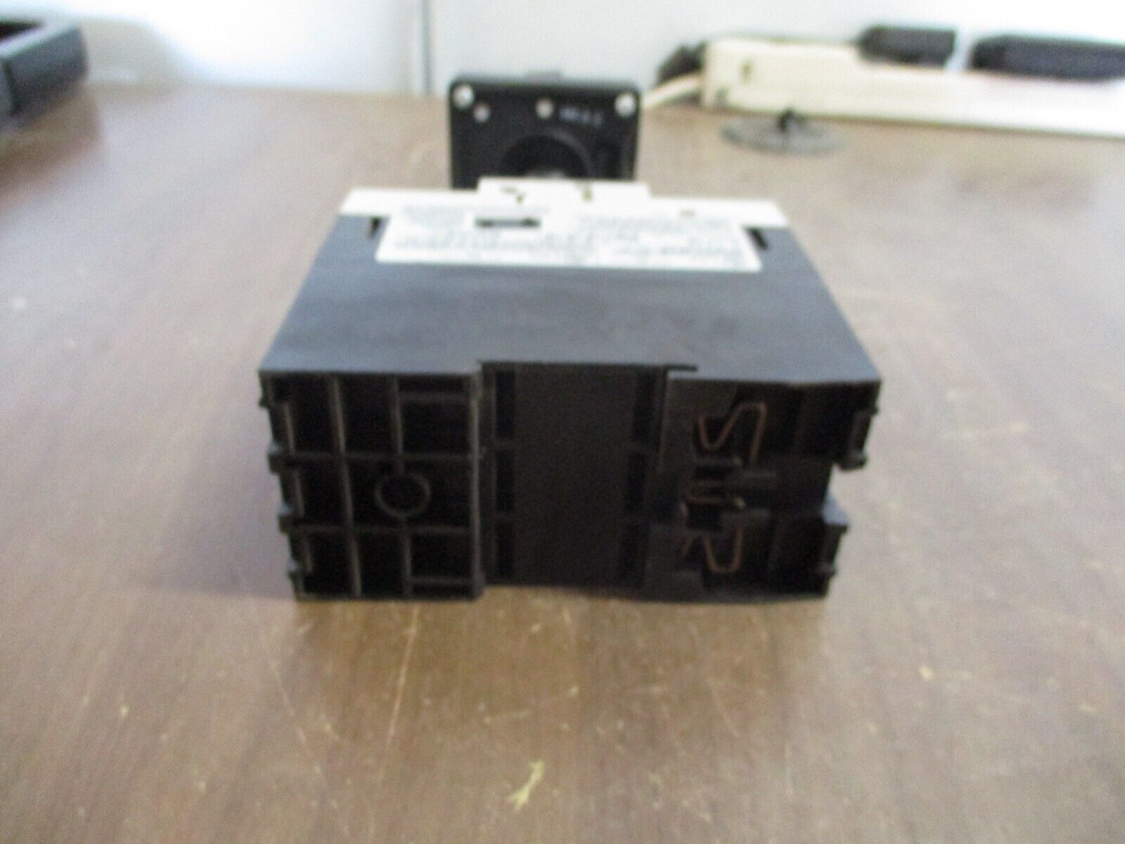 Allen-Bradley Motor Protector Disconnect 140M-F8E-C32 Ser. C Trip: 23-32A Used