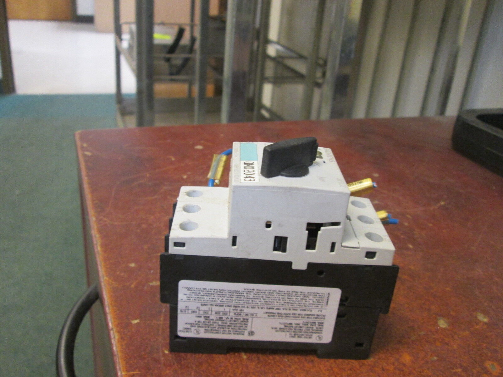 Siemens Sirius Motor Protector 3RV1021-1DA10 Trip: 2.2-3.2A 600V w/Aux Contact