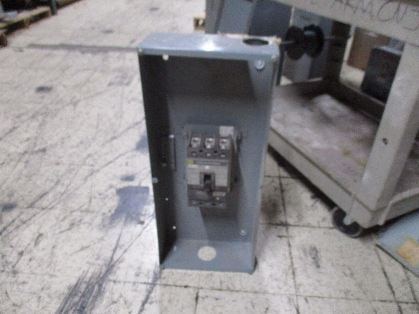 Square D Enclsoed Circuit Breaker KAL36225 225A 600V Used