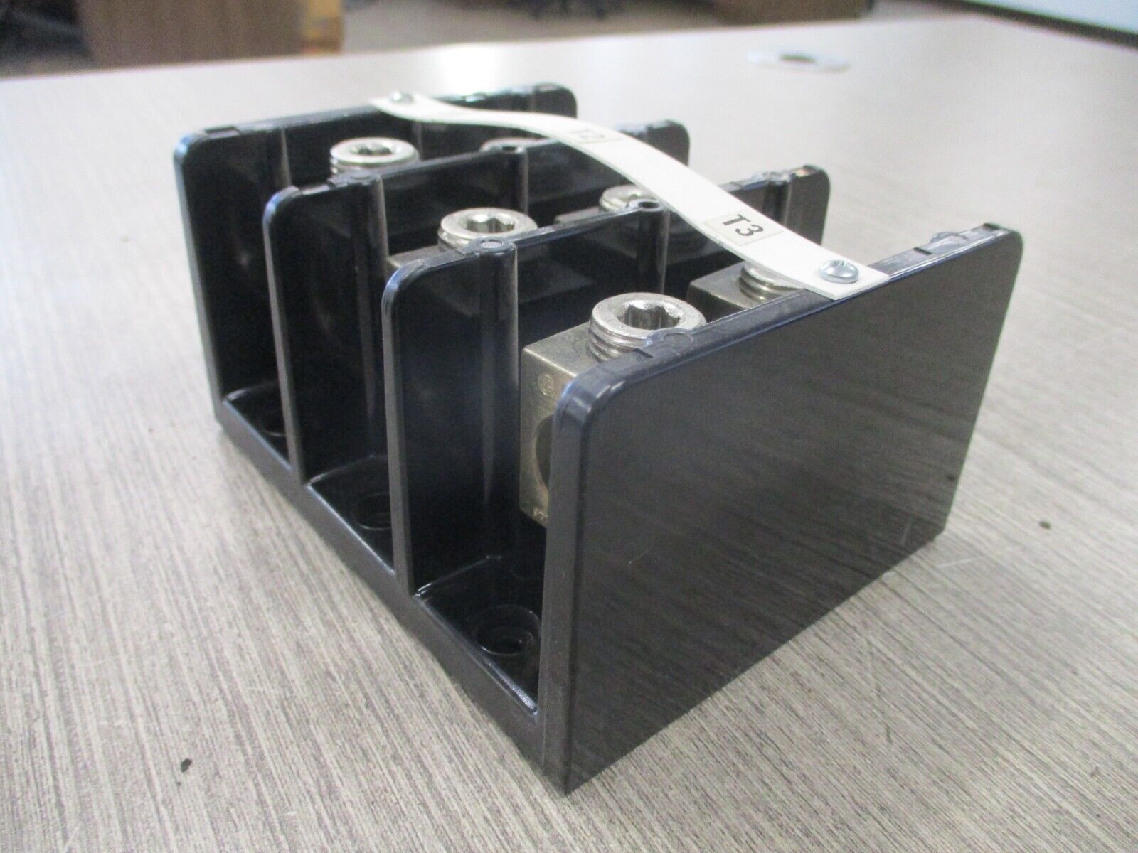 Allen-Bradley Power Distribution Block 1492-PD3113 Ser. B 310A 600V 39 Used
