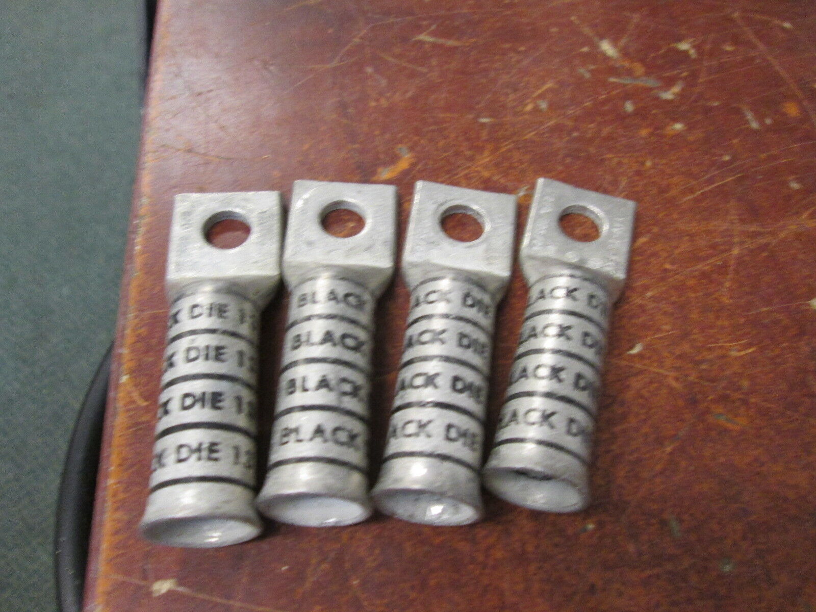 Burndy Crimp Lug YAV-TC-FXB 2/0 "Lot of 4" New Surplus