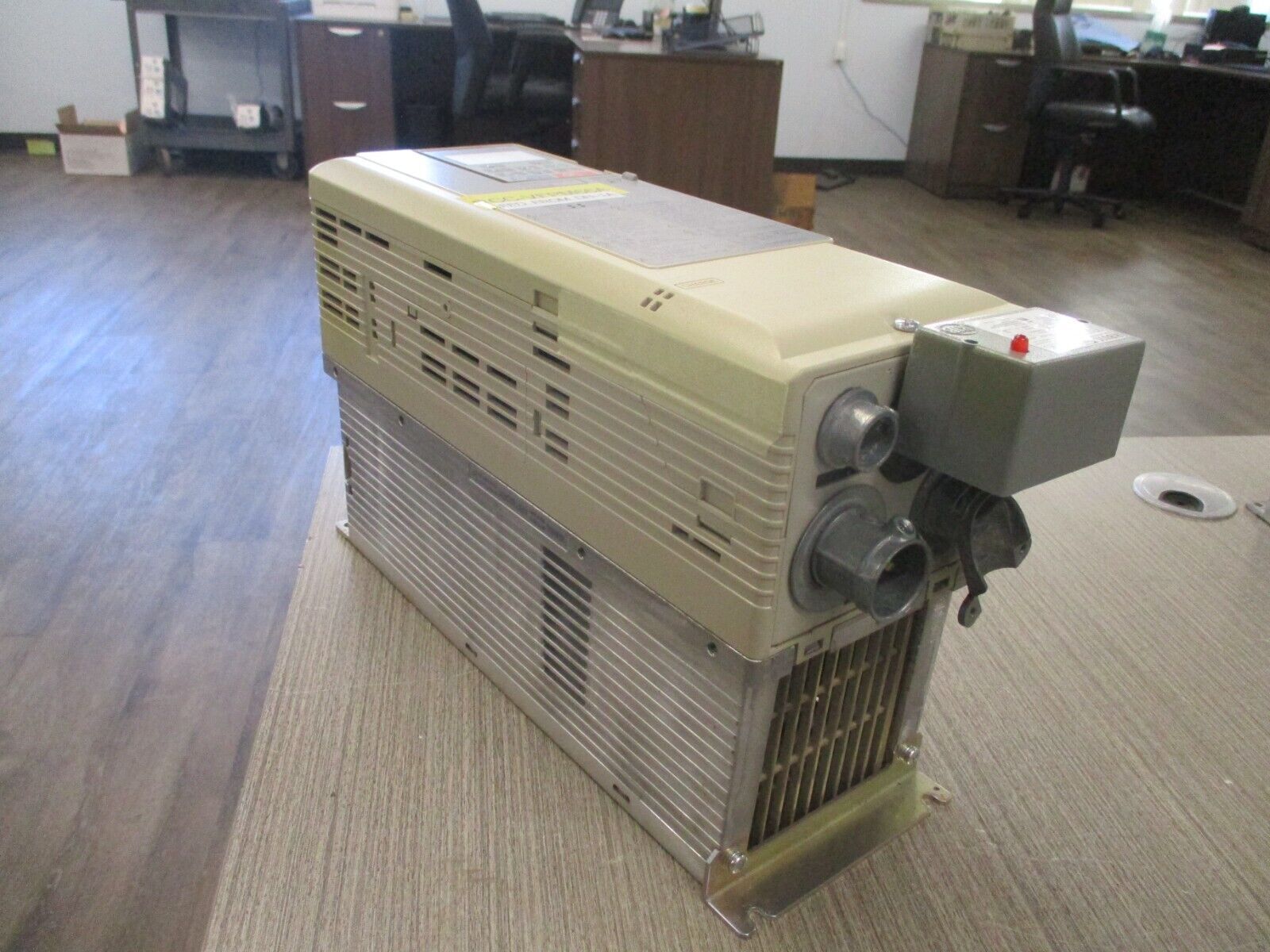 Yaskawa Z1000 AC Drive CIMR-ZU4A0008FAA Rev. A 3HP 3PH Input; Output; Used