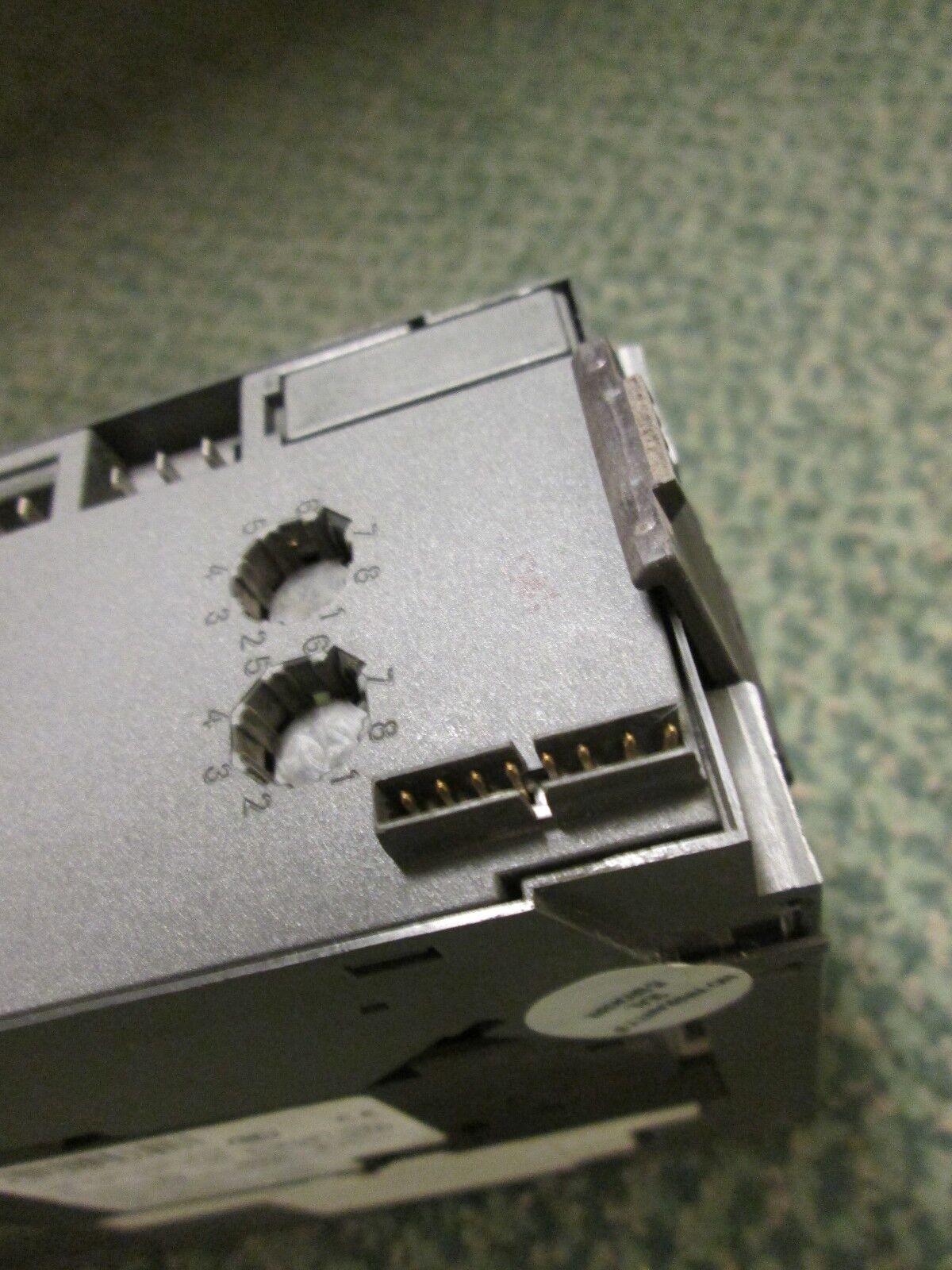 Siemens Sirius Starter 3RK130-0CB10-0AA4 2.4-16A DS1E-XHF broken tabs at the top