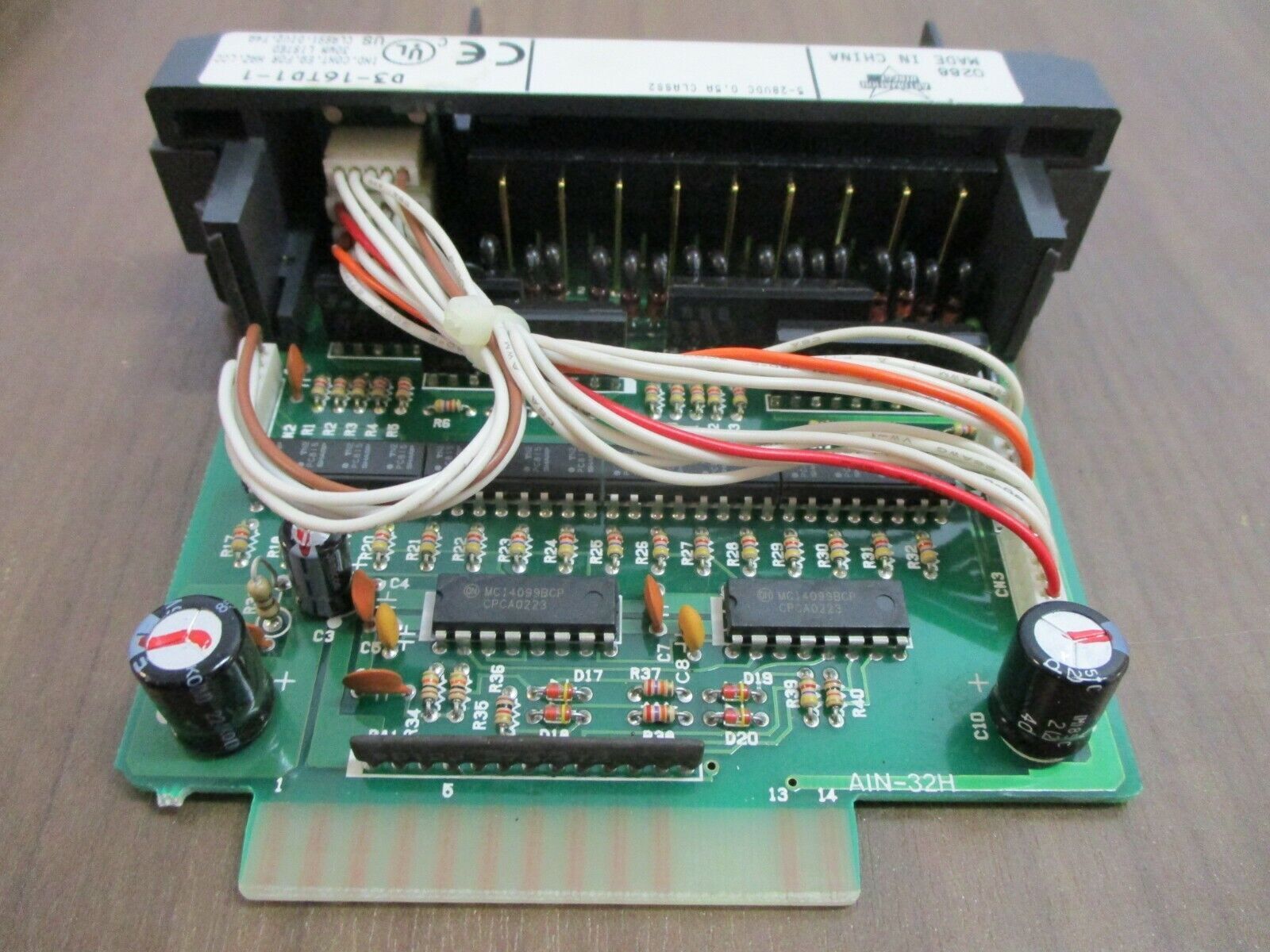 Automation Direct Output Module D3-16TD1-1 5-28VDC 0.5A *No Terminal Cover* Used