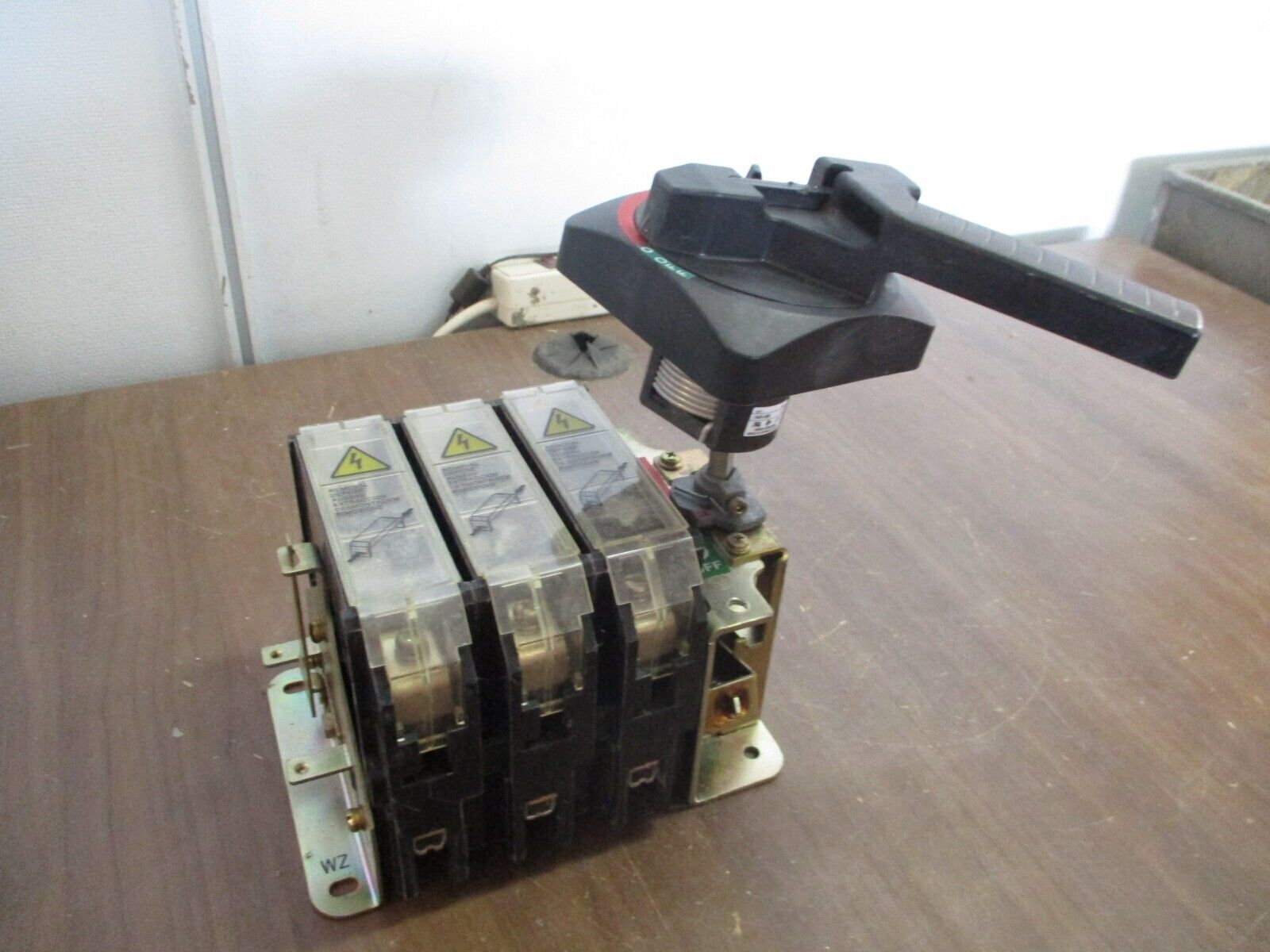 Allen-Bradley Fusible Disconnect Switch 194R-NJ100P3 Ser. B 100A 600V 3Ph Used