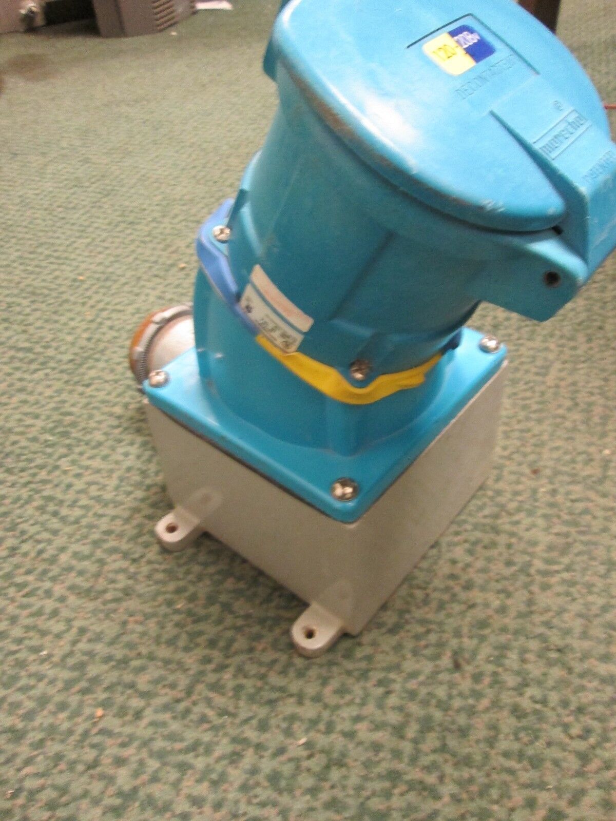 Meltric Receptacle w/ Base 31-94237-17B 150A Nema 3R Used