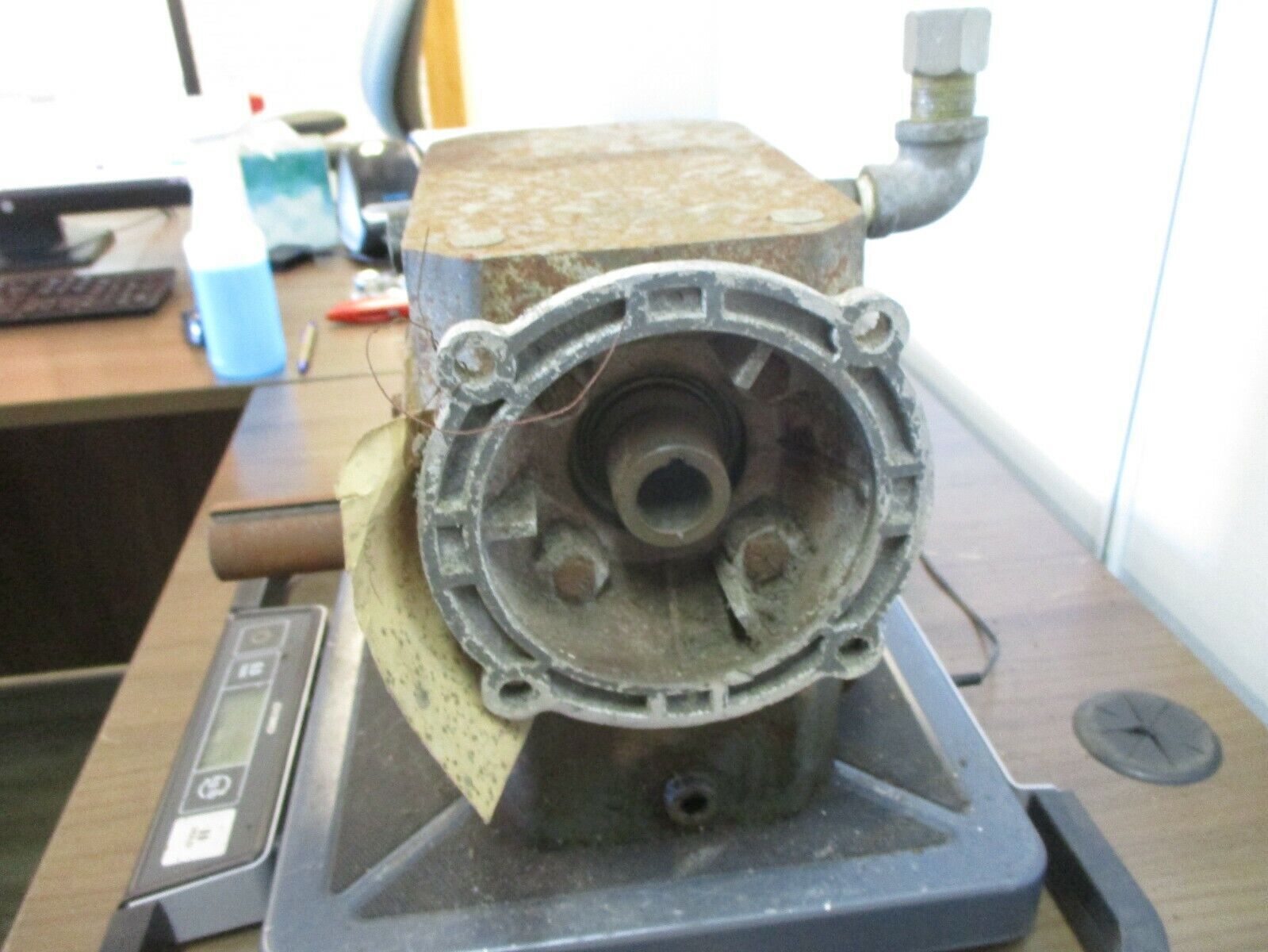Boston Gear Reducer F732-60-B7-G Ratio: 60:1 1.380HP In 1995 LB-In Torque Used