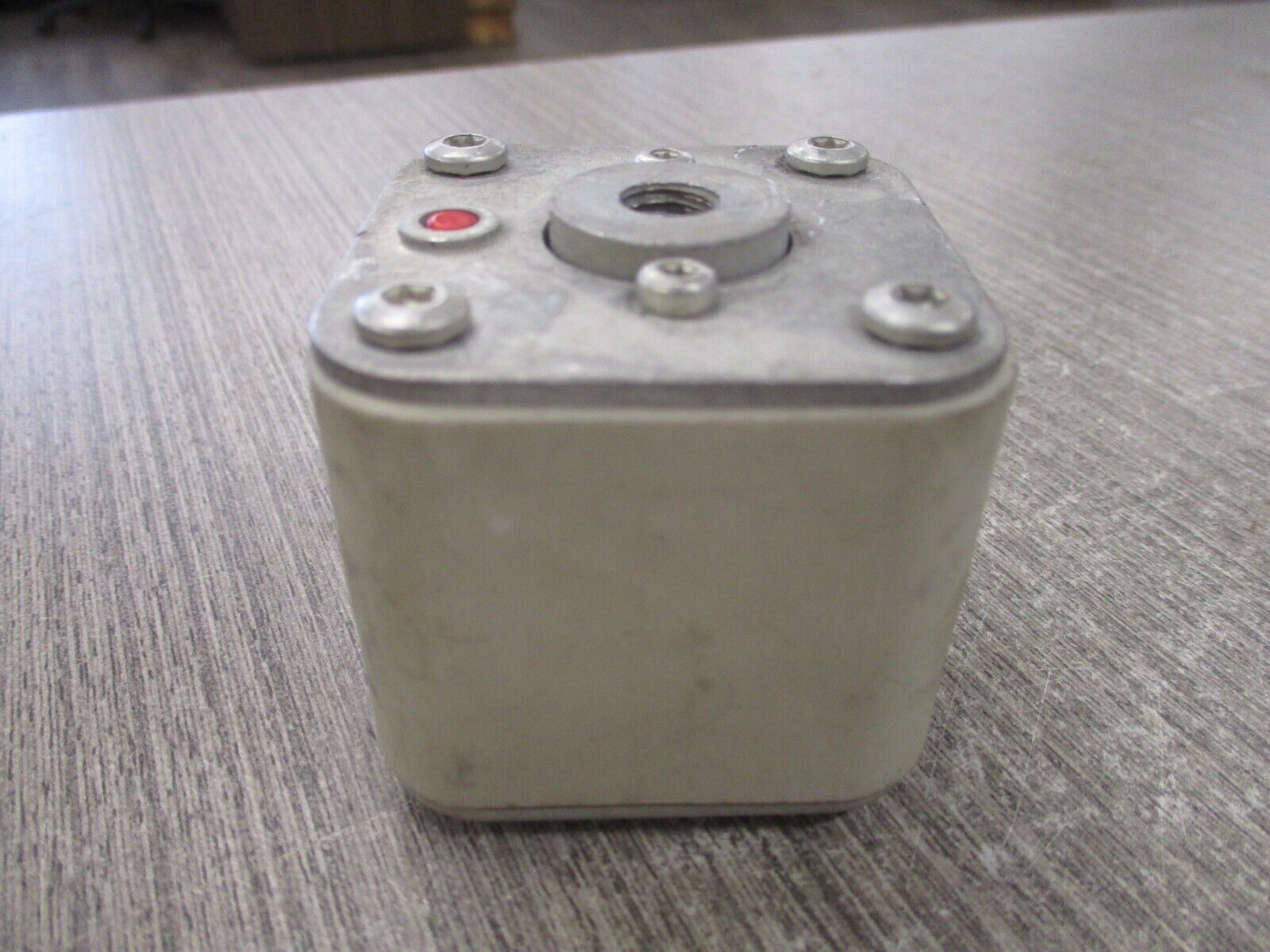 Bussmann Fuse 170M4417 700A 700V Used