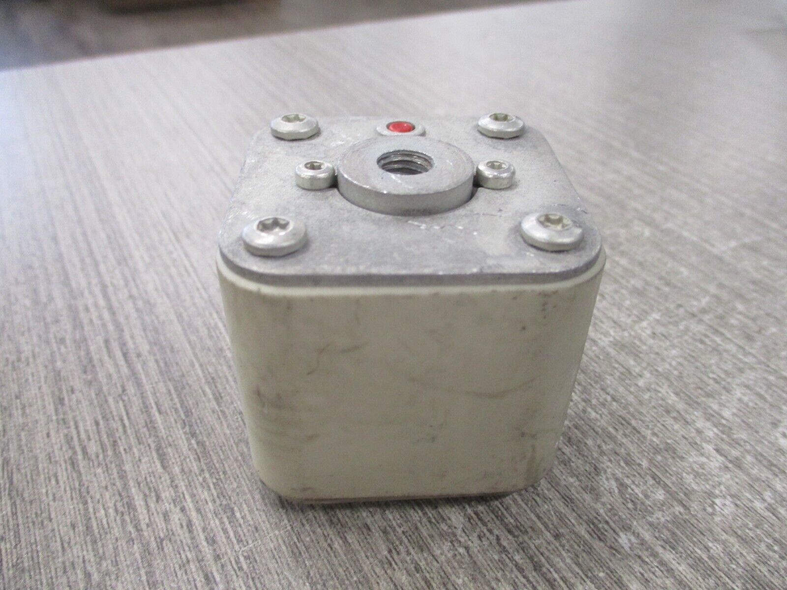 Bussmann Fuse 170M4417 700A 700V Used