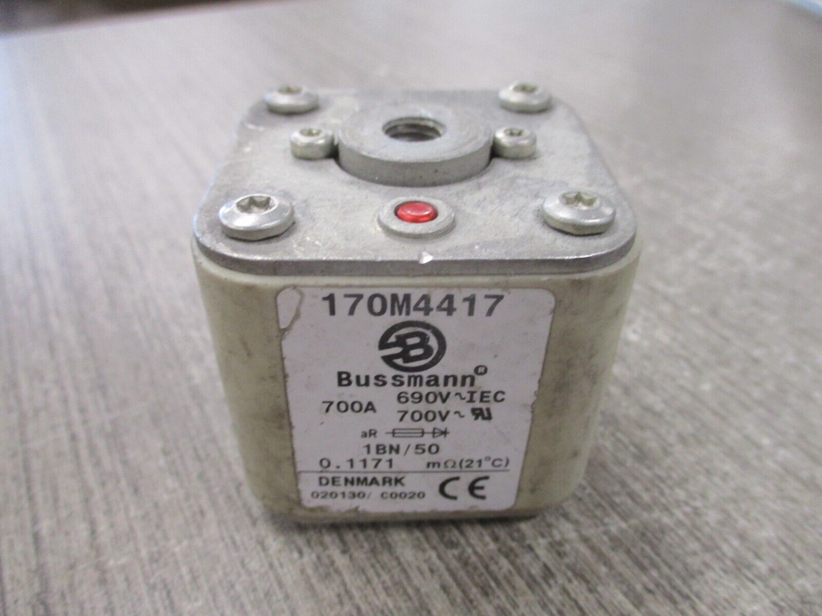 Bussmann Fuse 170M4417 700A 700V Used