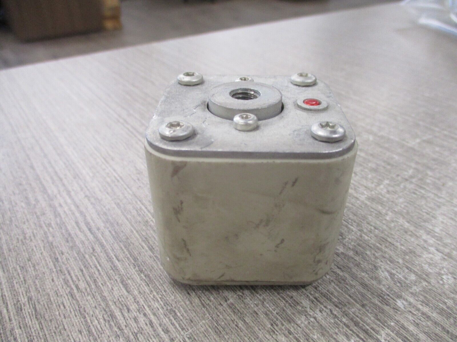 Bussmann Fuse 170M4417 700A 700V Used