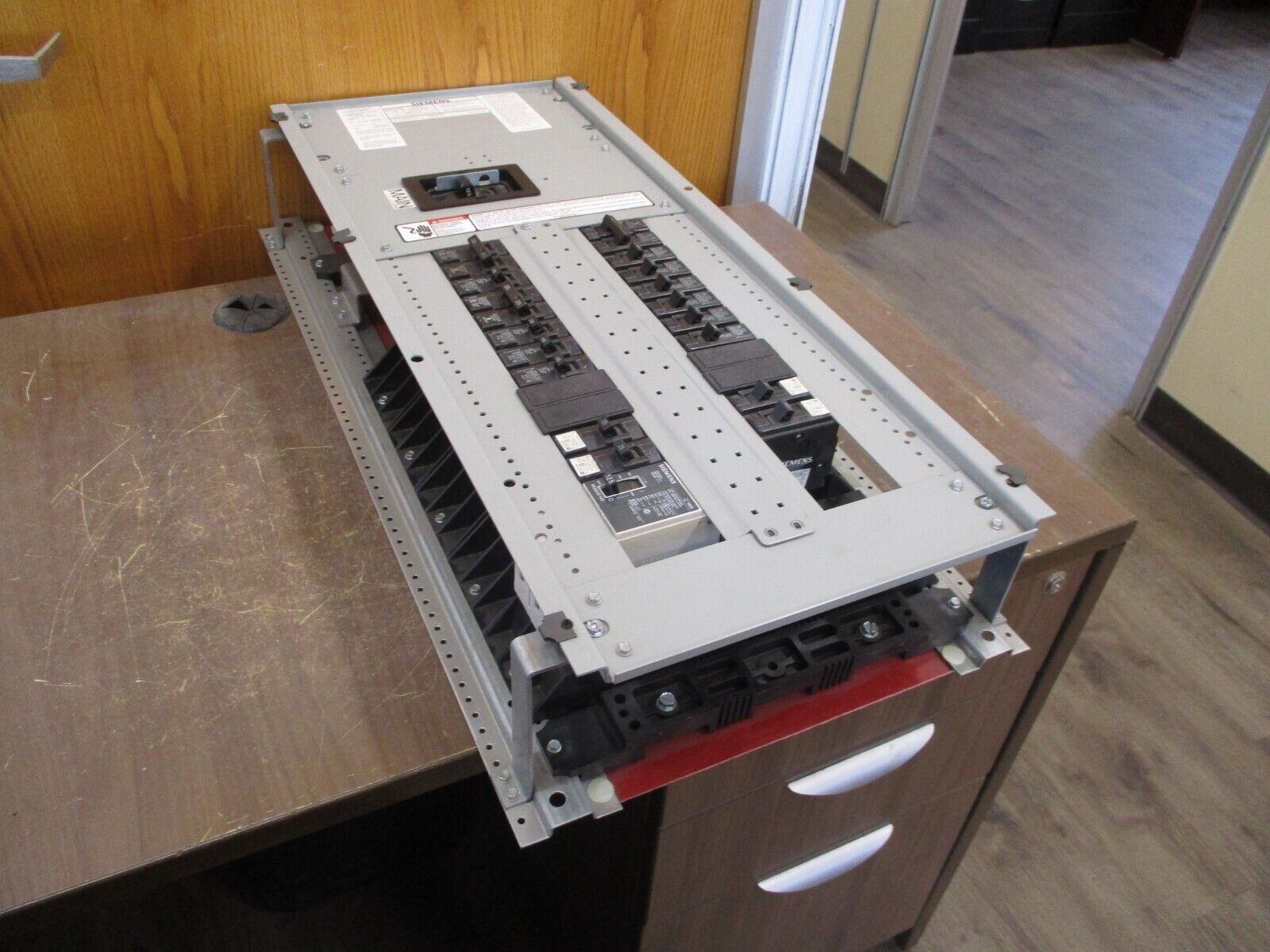 Siemens P2 Main Breaker Panelboard Interior P2A30QJ125FTS 125A Main 120/240V 1Ph
