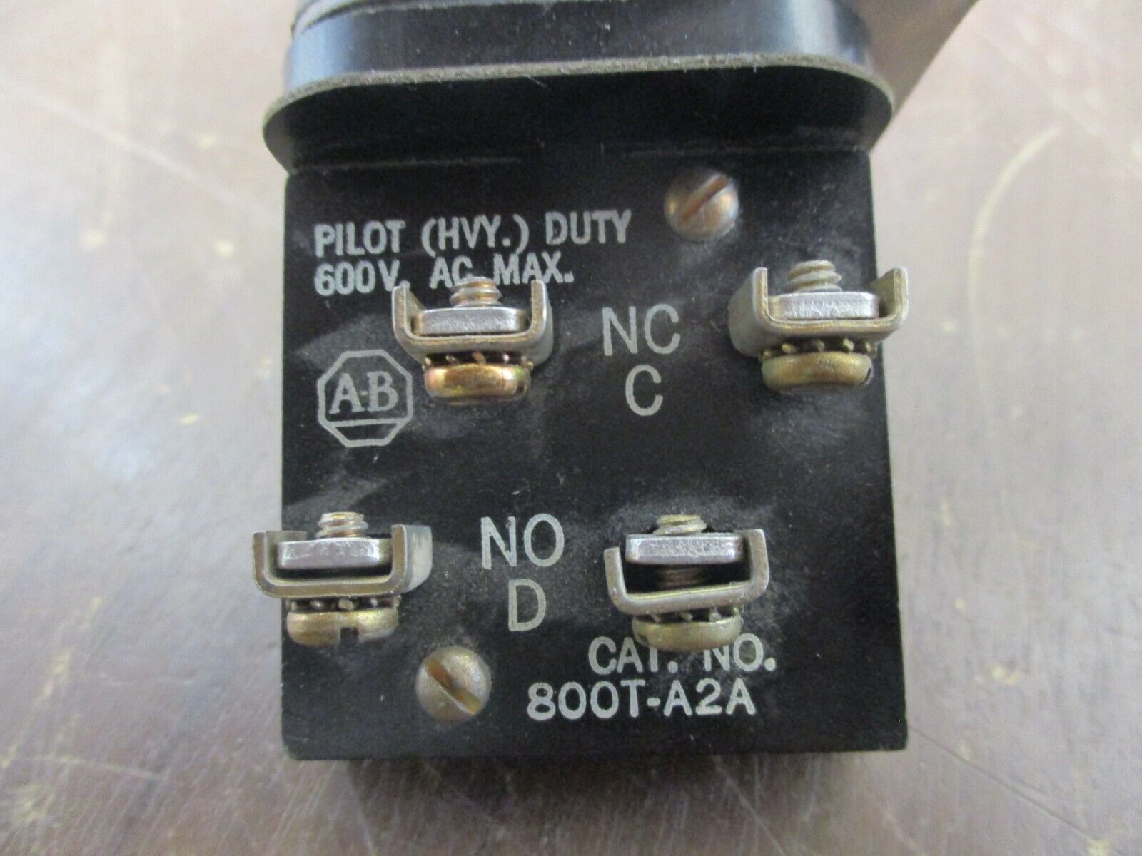 Allen-Bradley Flush Head Push Button 800T-A2A Black Used