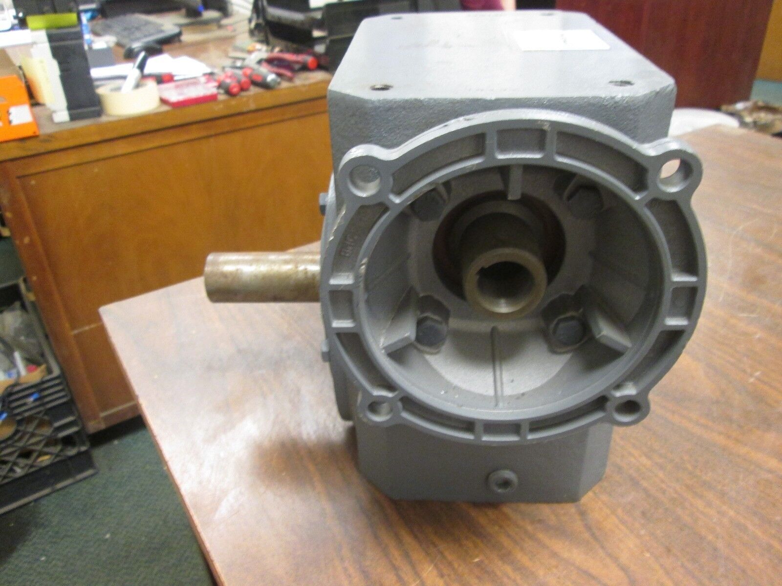 Boston Gear Reducer F732-30-B7-G Ratio 30:1 2.64HP in 2456 In LB Torque Out
