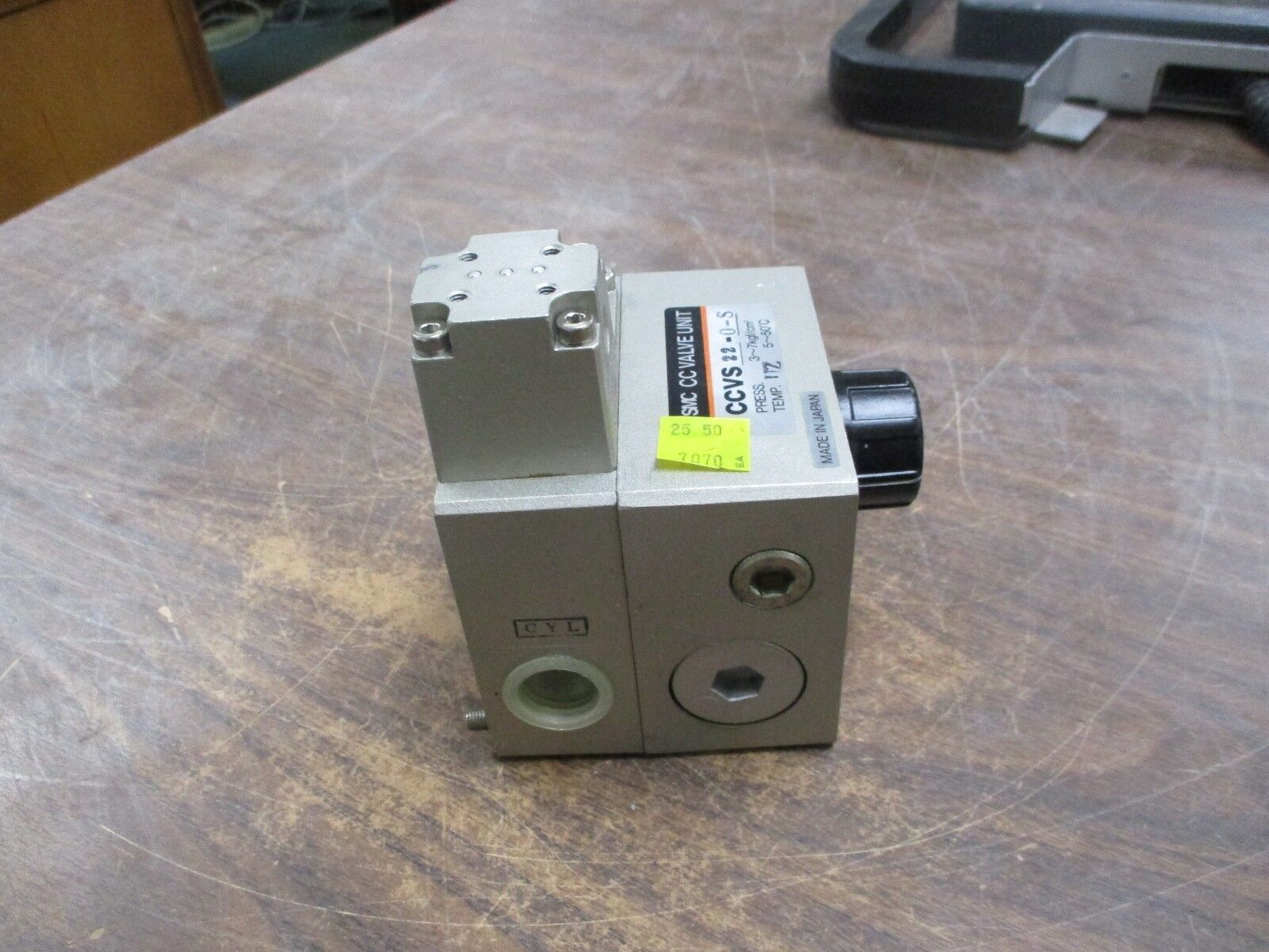 SMC CC Valve Unit CCVS 22-0-S 3-7kgf/cm² 5-50°C Used