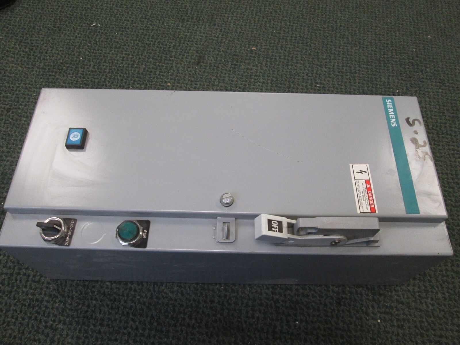 Siemens Combination SCF C12/SXL CO 27A 208V Coil nema Size 1 Used