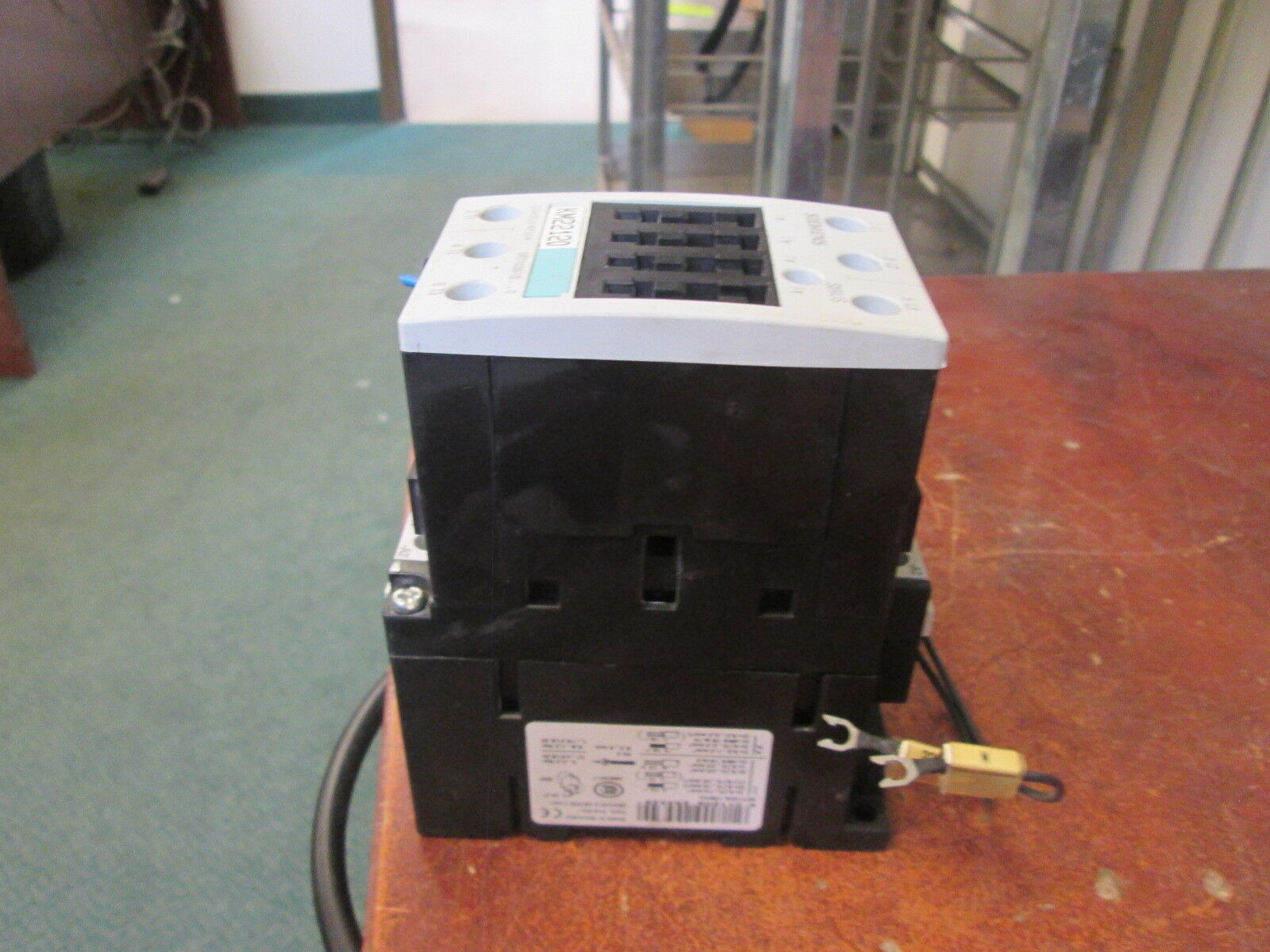 Siemens Sirius Contactor 3RT1036-1B..0 24VDC Coil 50A 600V w/Aux Contact Used
