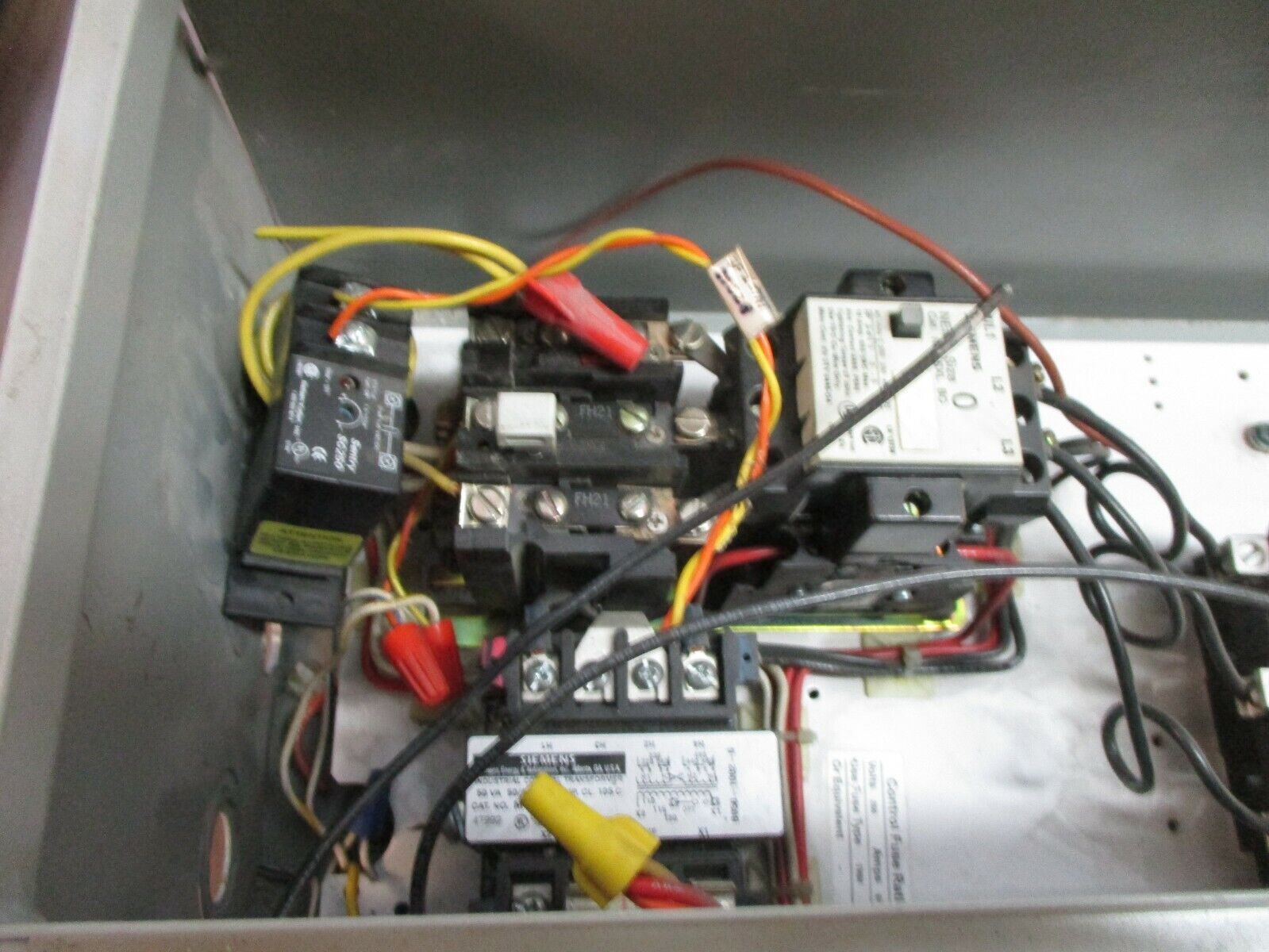 Siemens Fusible Size 0 Combination SCF B10 18A 600V Used