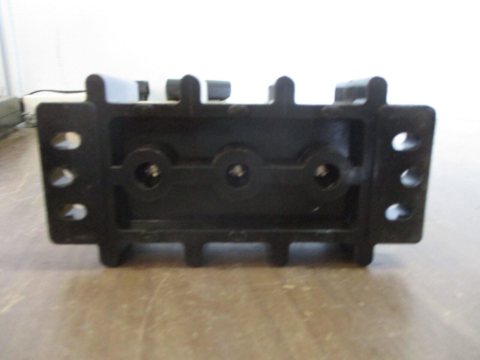 Cooper USD Power Distribution Block 16021-3 175A 600V 3P Line: 2/0-14 Load: 4-14