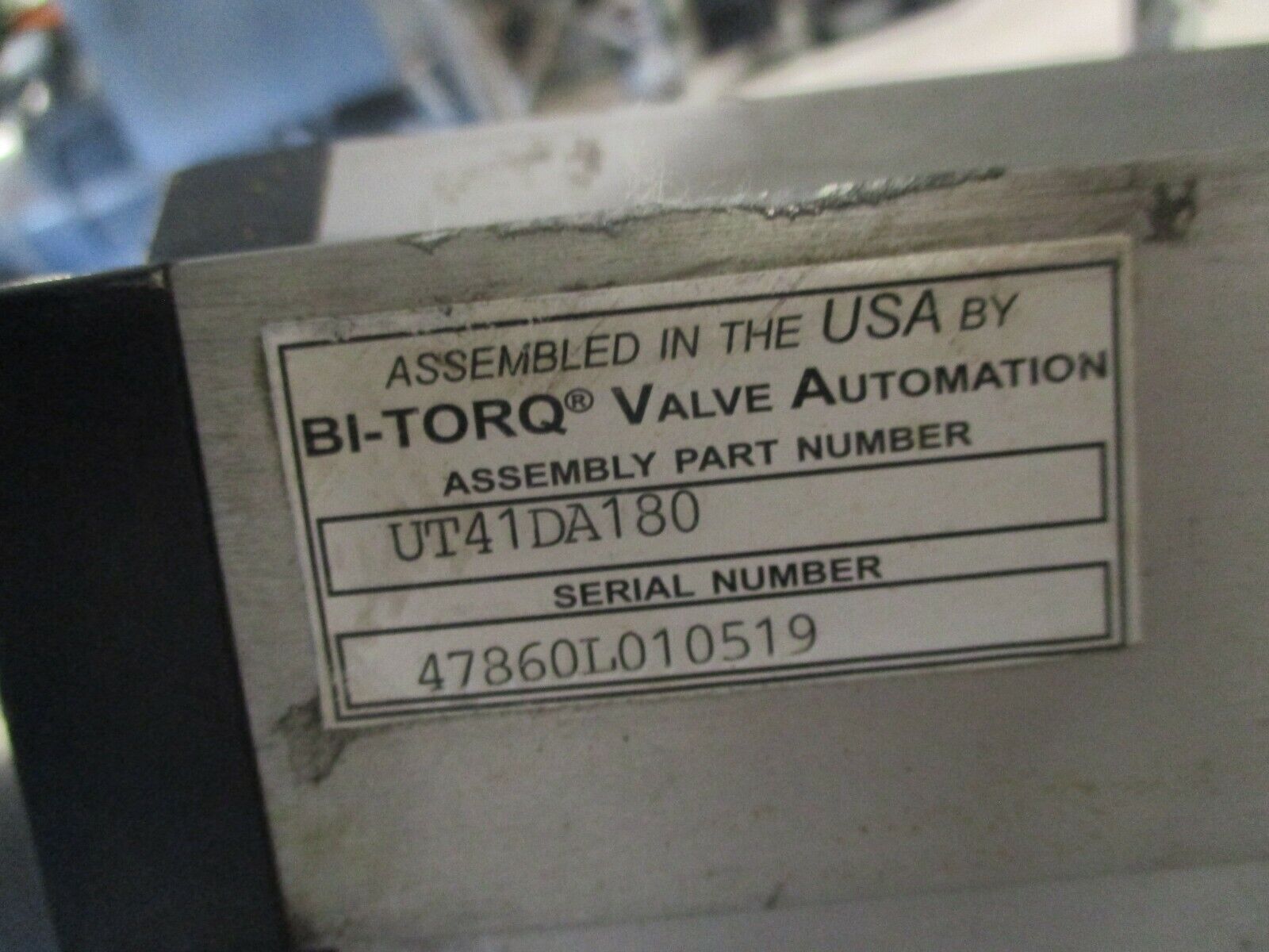 Bi-Torq Actuated Valve w/ Positioner UT41DA180 Size: 3" Used *Some Shelf Wear*