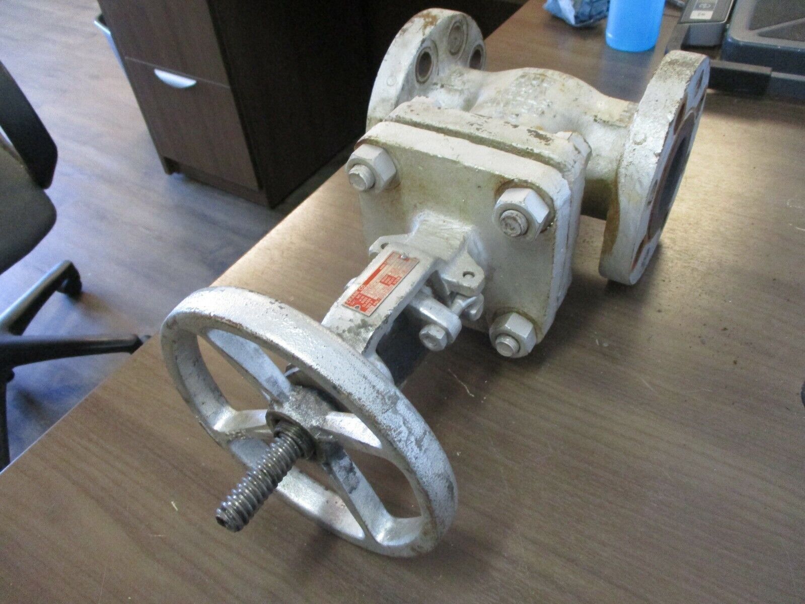 Crane Gate Valve 33XUF*024 Size: 2 1/2" Class: 300 Body: WCB Seat: HF Used