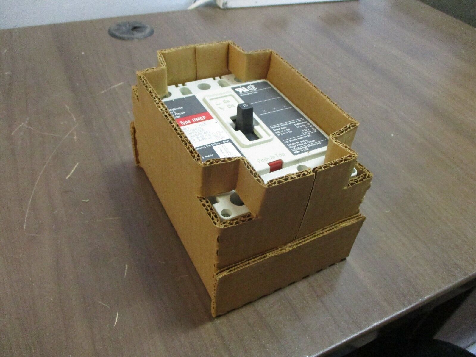 Cutler-Hammer Circuit Breaker HMCP015E0 Style: 6630C86G07 15A 600V 3P