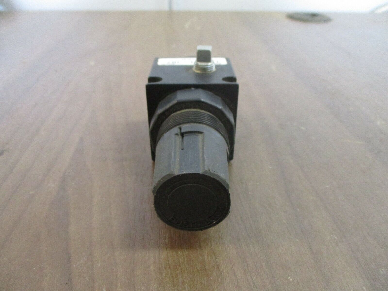 Graco Regulator 110341 Ser. I07 Used