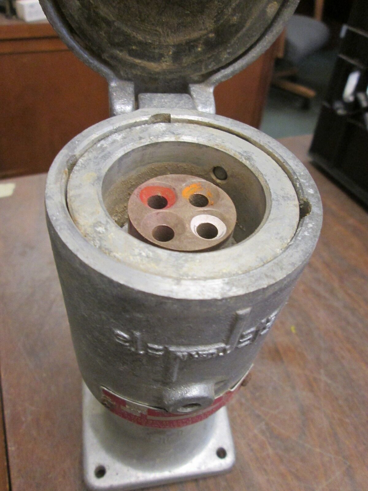 Crouse-Hinds Connector DR 342 30A 3W 4P 460V Used