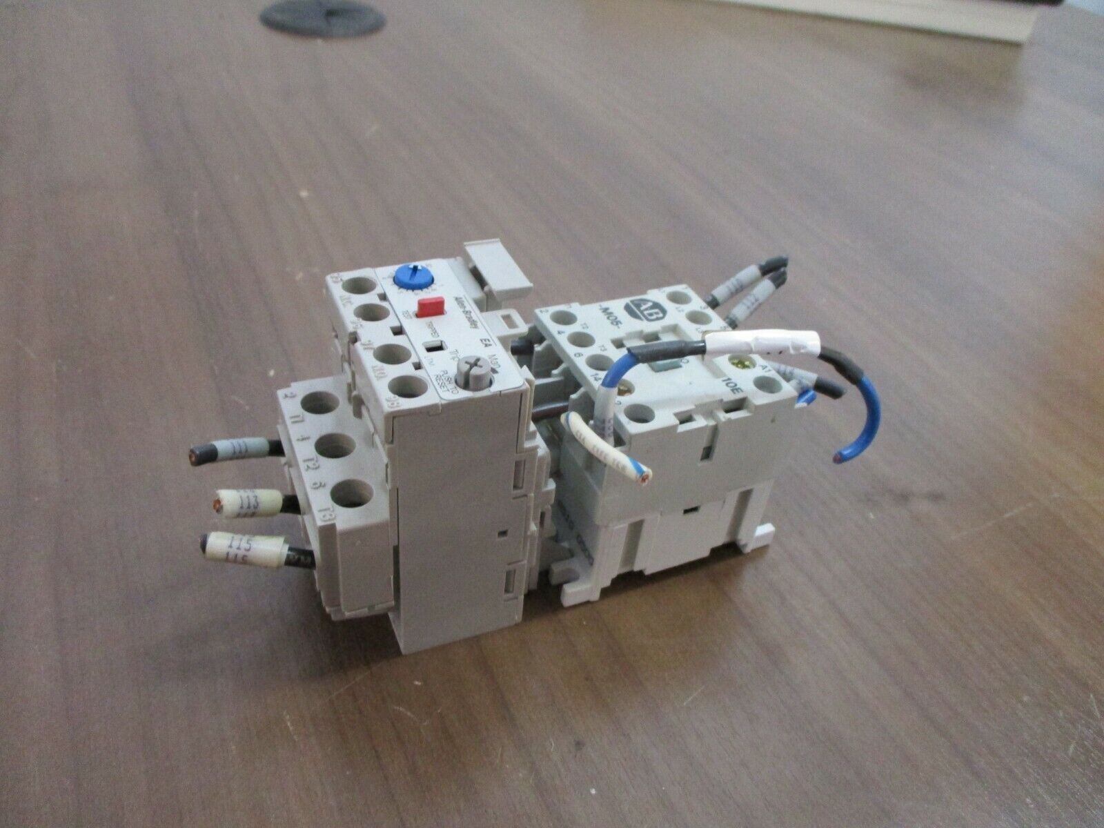 Allen-Bradley Starter 100-MO5NZ*3 / 193-EA1CB 24VDC Coil Trip: 0.32-1.0A Used