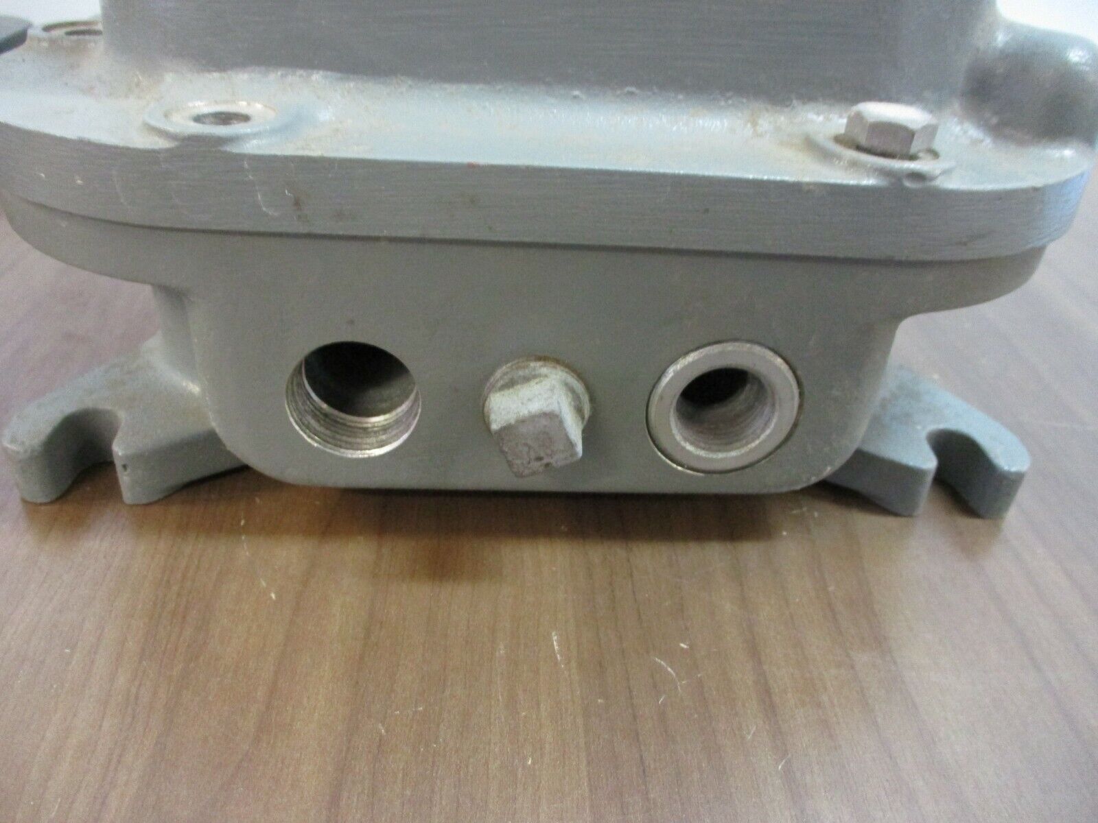 Cutler-Hammer Explosion Proof Enclosed Starter A10BE0 Ser. A1 5HP 575V 3Ph Used