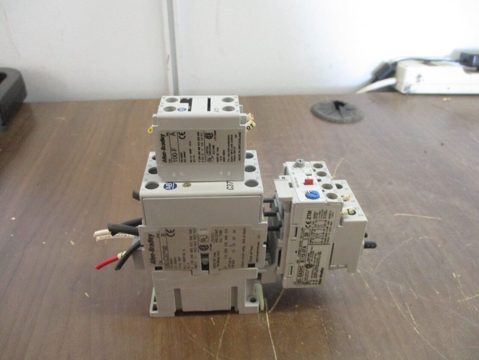 Allen-Bradley Starter 100-C37*00/193-EA2HC 120V Coil Trip: 12-37A w/ Aux Contact