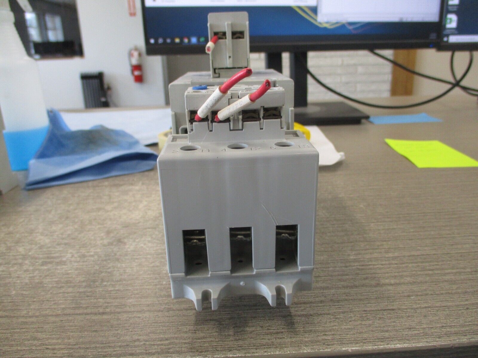 Allen-Bradley Starter 100-C72*00 / 193-EA2KE 120V Coil Trip: 26-85A 600V Used