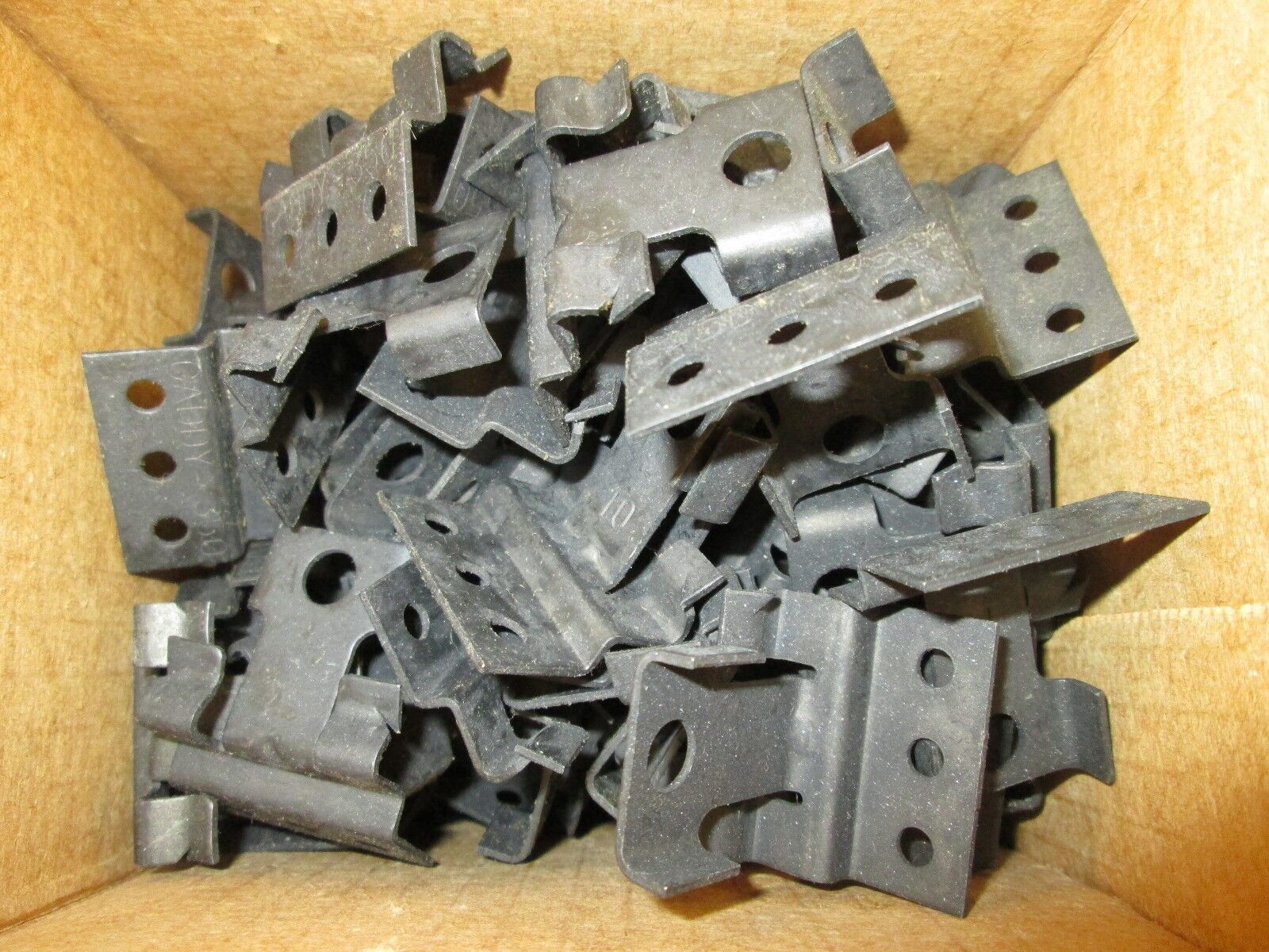 Caddy Metal Stud Box Support 350 Approx 110 Pcs New Surplus