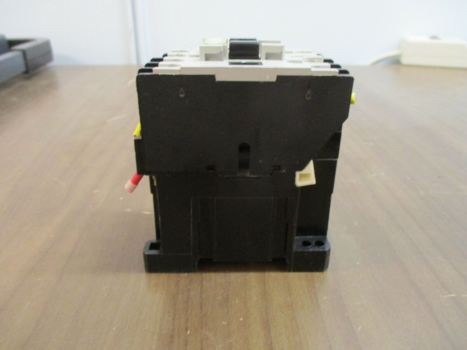 Allen-Bradley Contactor 100-A09ND3 Ser. B 120V Coil 9A 600V Used