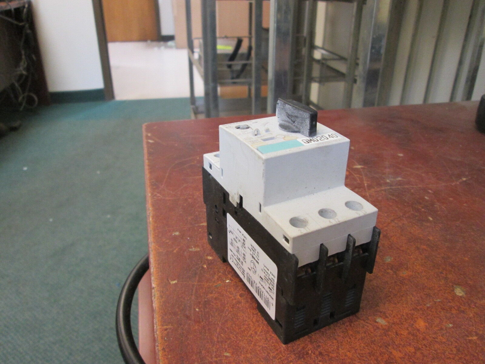 Siemens Sirius Motor Protector 3RV1021-0EA10 Trip: 0.28-0.4A 600V Used