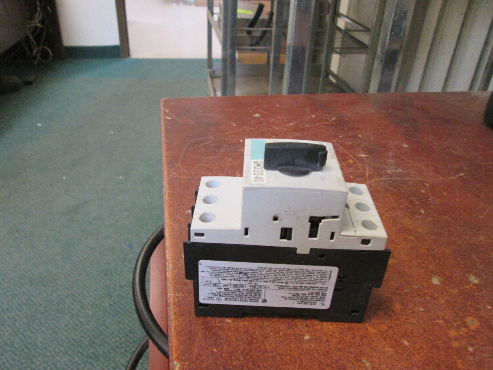 Siemens Sirius Motor Protector 3RV1021-0EA10 Trip: 0.28-0.4A 600V Used
