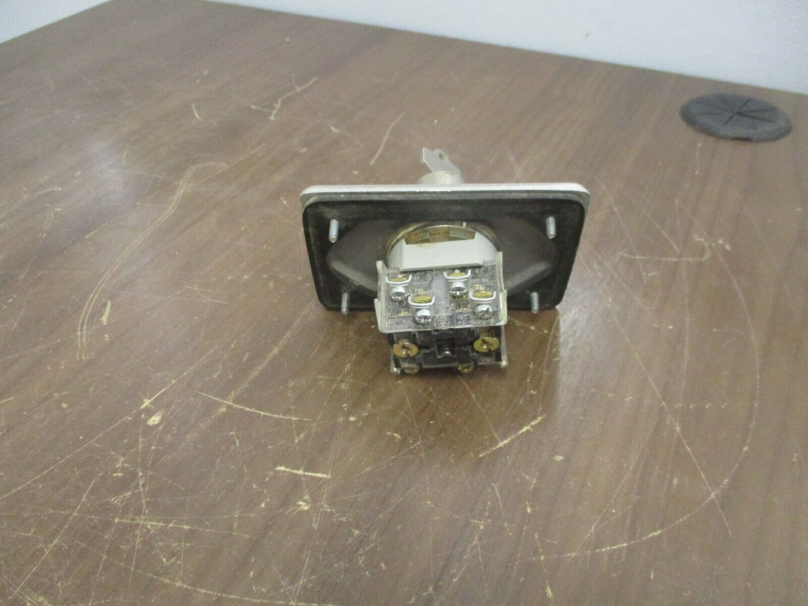 Allen-Bradley Cylinder Lock Selector Switch 800T-H33 Ser T Type 4,13 New Surplus