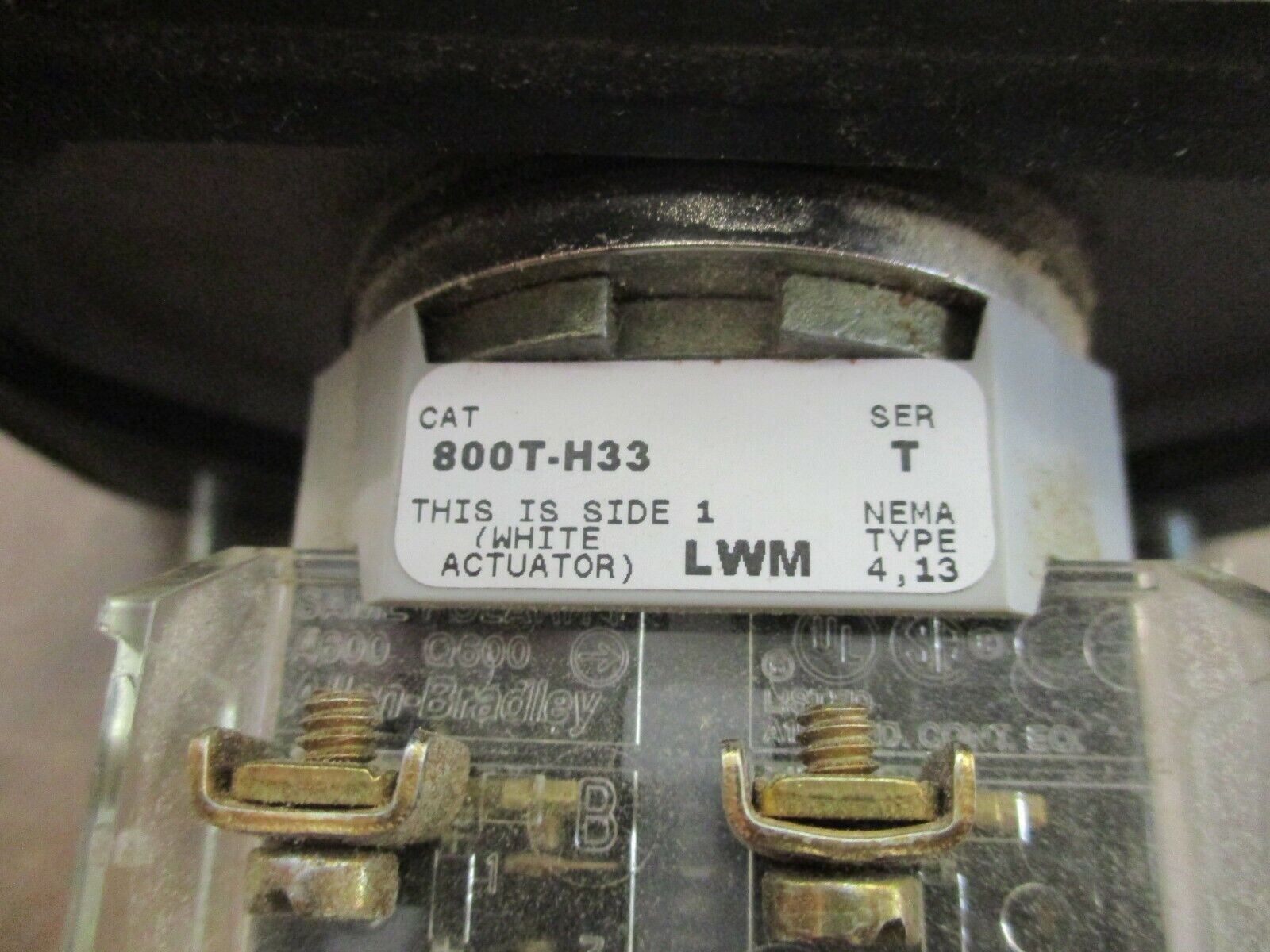Allen-Bradley Cylinder Lock Selector Switch 800T-H33 Ser T Type 4,13 New Surplus