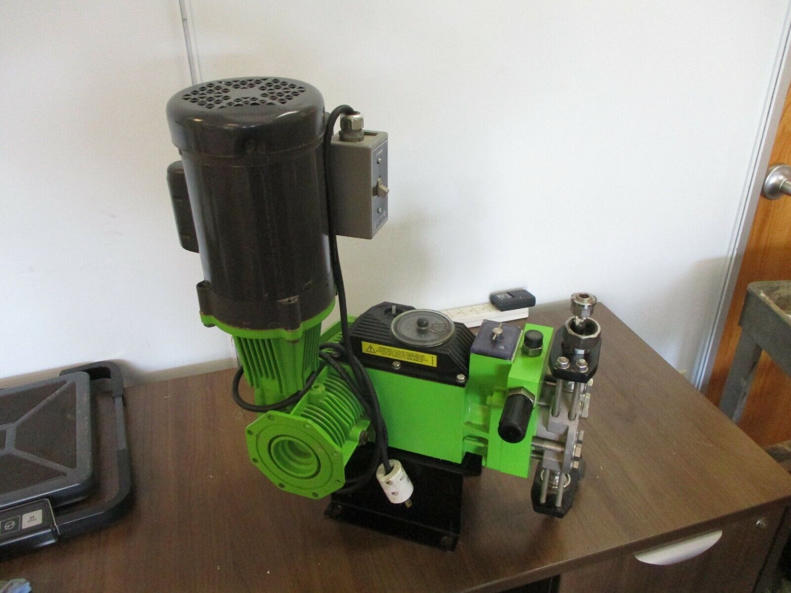 Pulsafeeder Pulsar Diaphragm Metering Pump 25HJ 2.92GPH 1000PSIG 115/230V Used