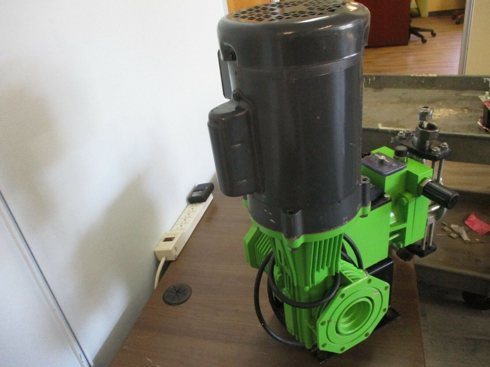 Pulsafeeder Pulsar Diaphragm Metering Pump 25HJ 2.92GPH 1000PSIG 115/230V Used