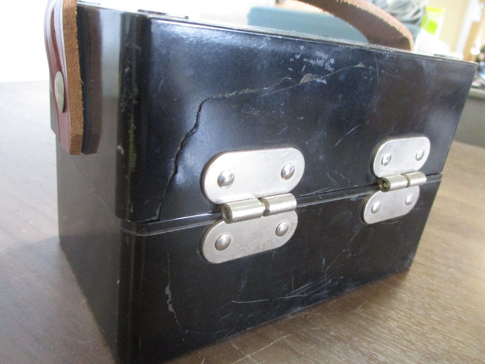 Jewell Electrical Plaster-Eye Electronic Outlet Locator 72T *Cracked Case* Used