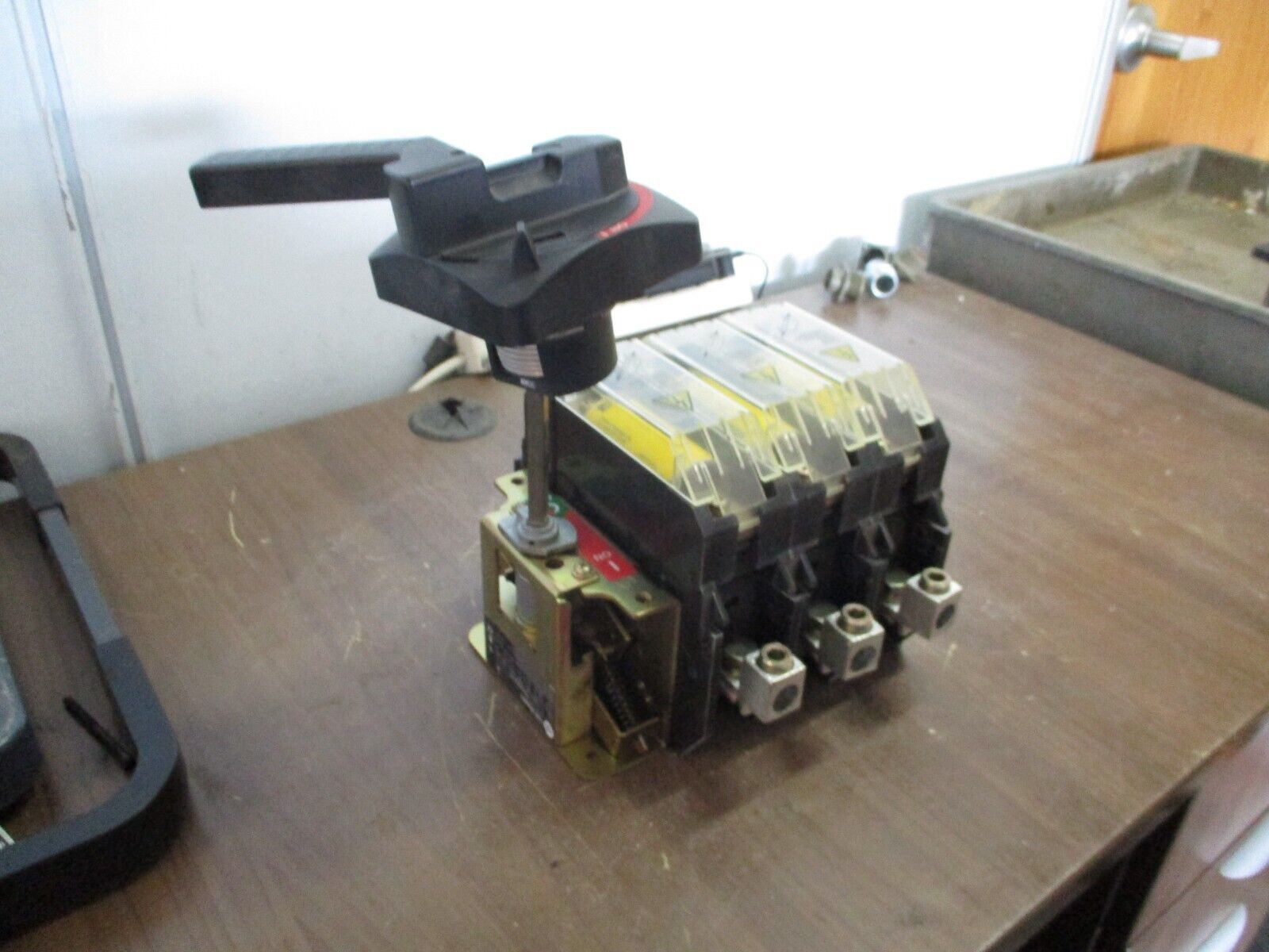 Allen-Bradley Fusible Disconnect Switch 194R-NN200P3 Ser. B 200A 600V 3P Used