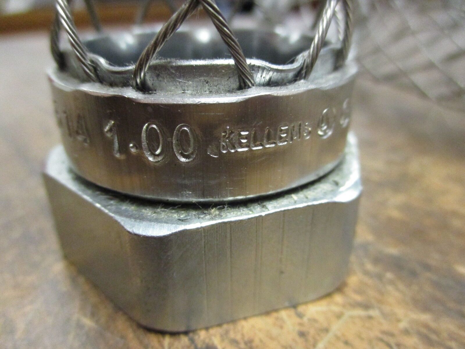 Hubbell Kellems Grip 074-09-3514 1" *Lot of 2* Used