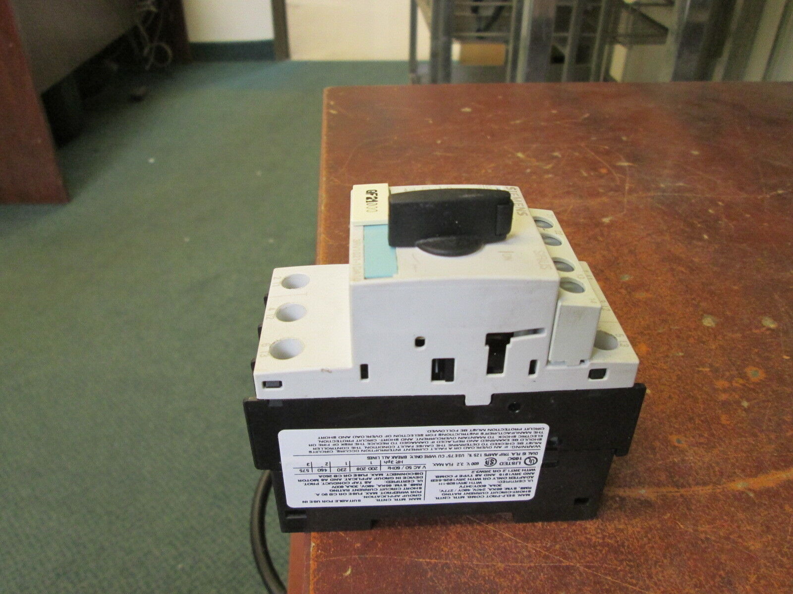 Siemens Sirius Motor Protector 3RV1021-1DA10 Trip: 2.2-3.2A 600V Used