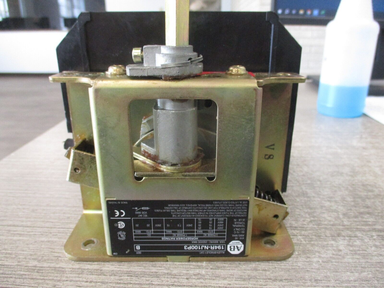 Allen-Bradley Fusible Disconnect Switch 194R-NJ100P3 Ser. B 100A 600V 3Ph Used.