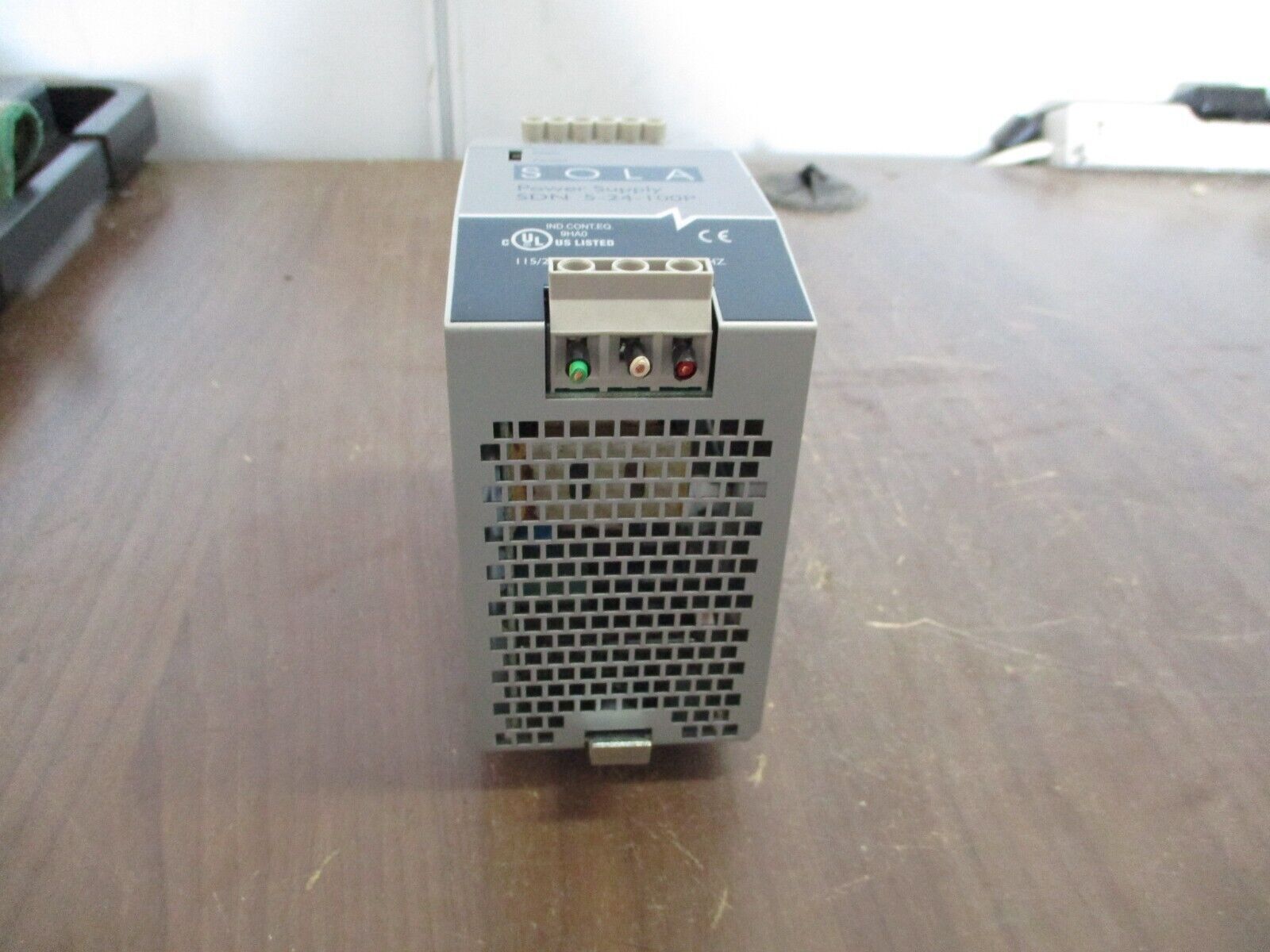 Sola / Hevi-Duty Power Supply SDN 5-24-100P Input: 115/230VAC 2.2/1.0A 50/60Hz