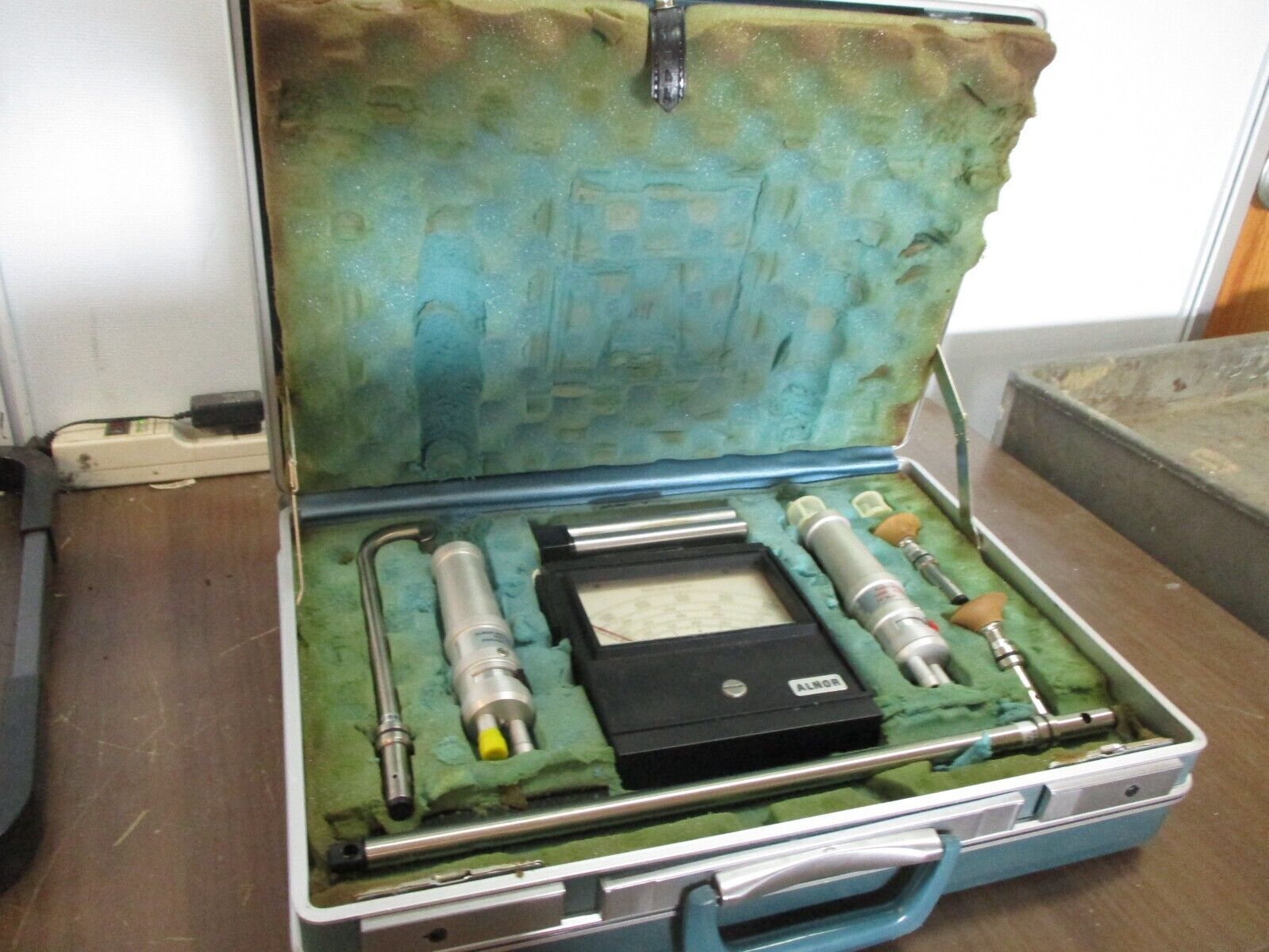 Alnor Velometer Series 6000 Used