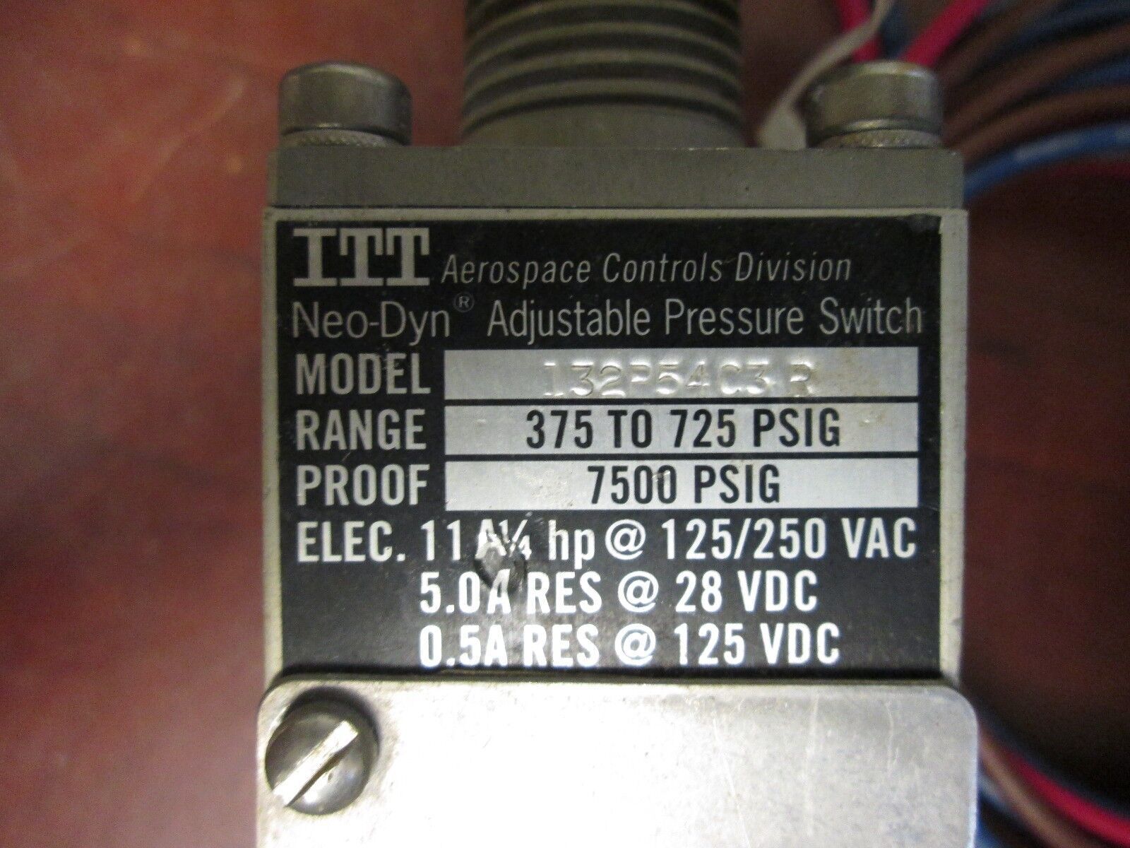 ITT Adjustable Pressure Switch 132P54C3R Range: 375-725PSIG Proof: 7500PSIG Used