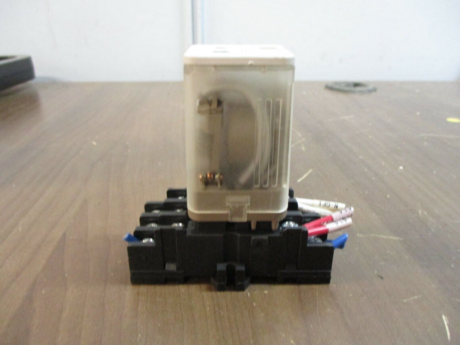 Allen-Bradley Relay 700-HB33A1 Ser. C 120V w/ Base *Lot of 2* Used